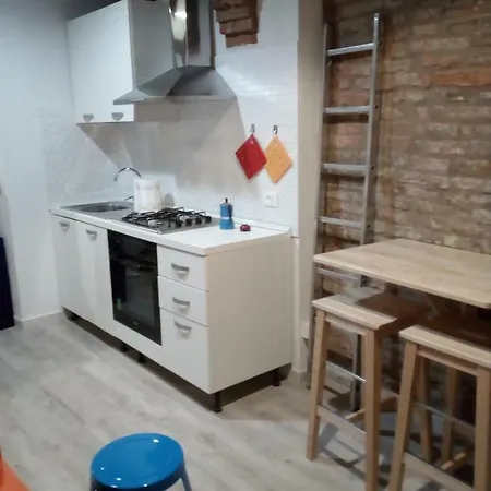 Via Mazzini 34 Apartamento *